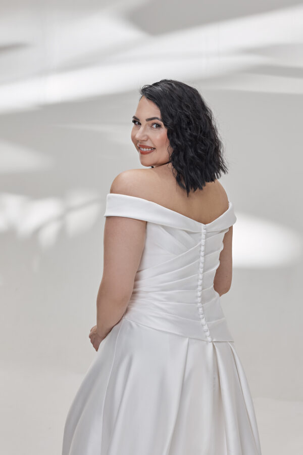 Molly Monroe by Lohrengel Kollektion 2025 Curvy Brautkleid LB529 4 Plus Size Brautkleid Angelex Princess Hochzeitshaus Brautmode Singen