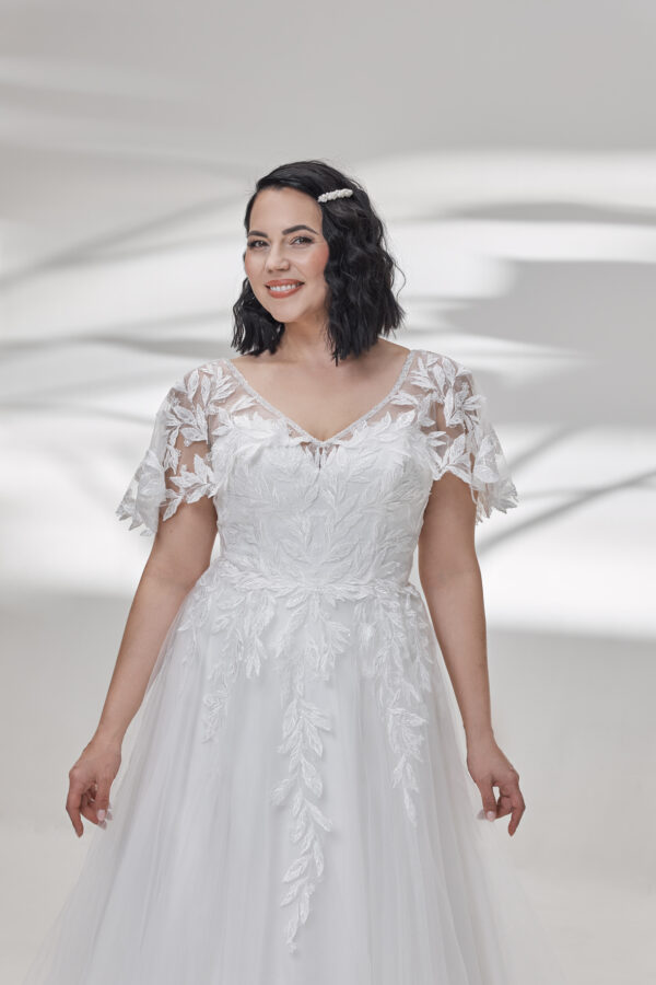 Molly Monroe by Lohrengel Kollektion 2025 Curvy Brautkleid LB533 2 Plus Size Brautkleid Angelex Princess Hochzeitshaus Brautmode Singen