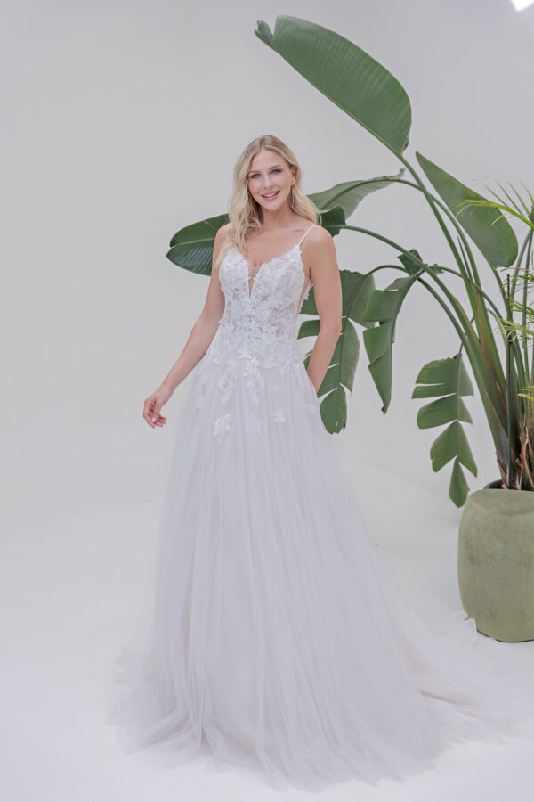 Amera Vera Kollektion 2025 Brautkleid B2516 (1) Angelex Princess Hochzeitshaus Brautmode Singen